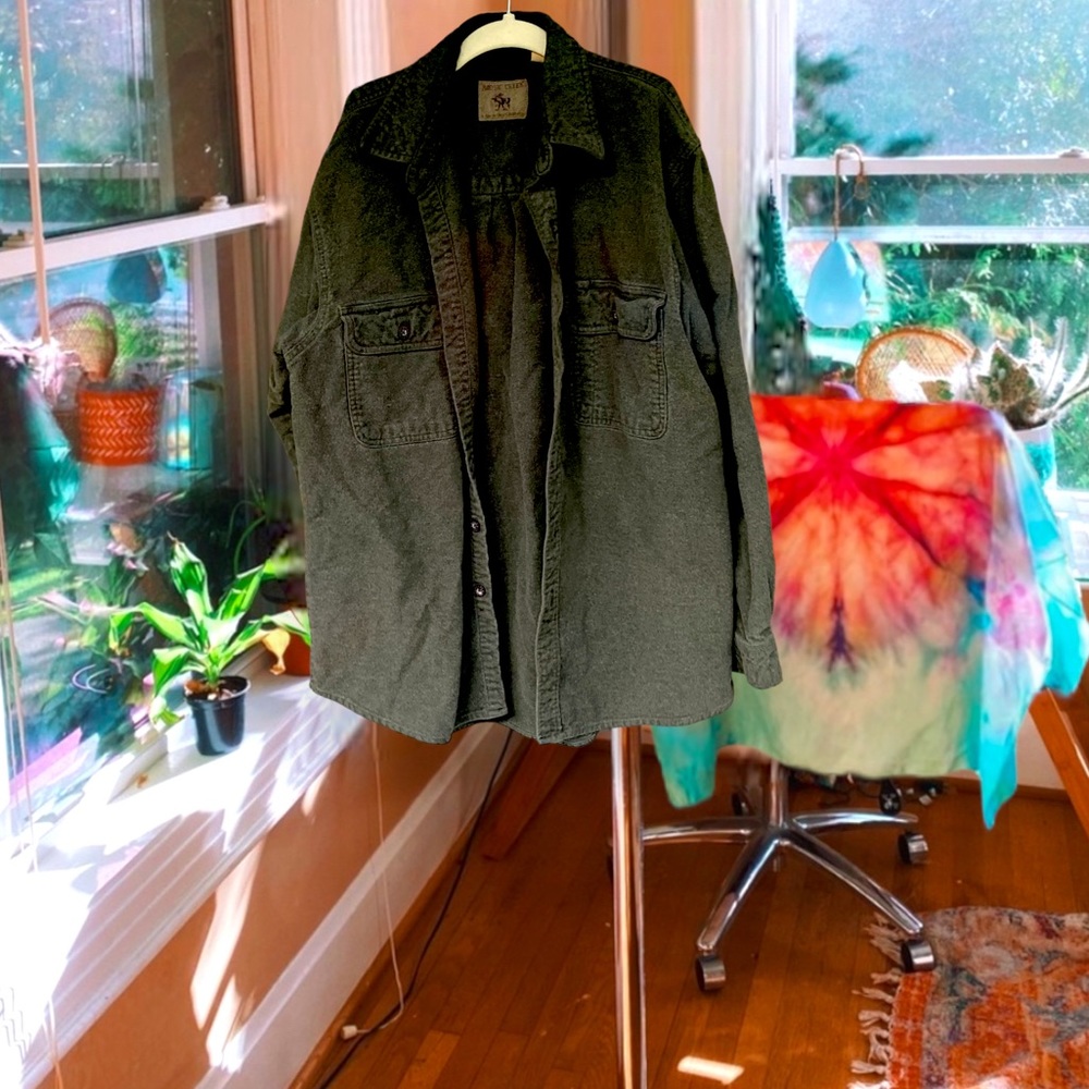 green islander button down 🌊 - Picture 2 of 4